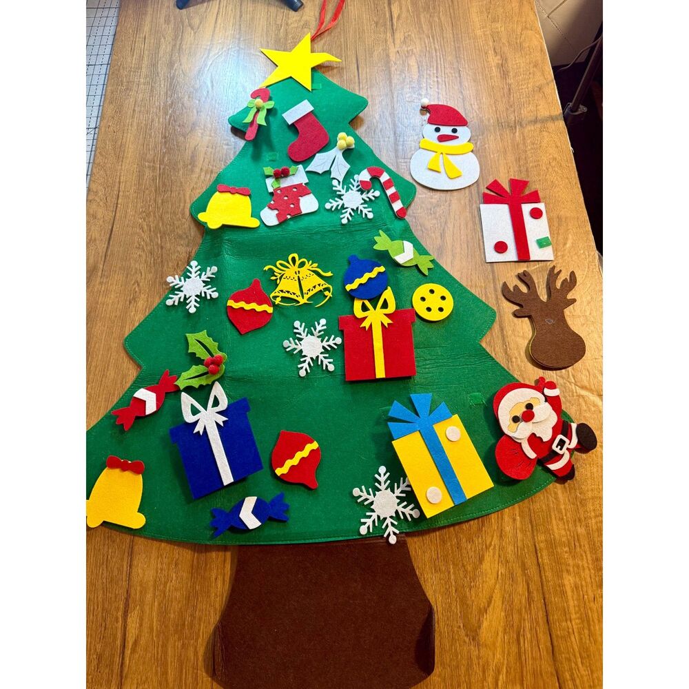 Felt Christmas Tree Wall Hanging for Kids – Removable Ornaments